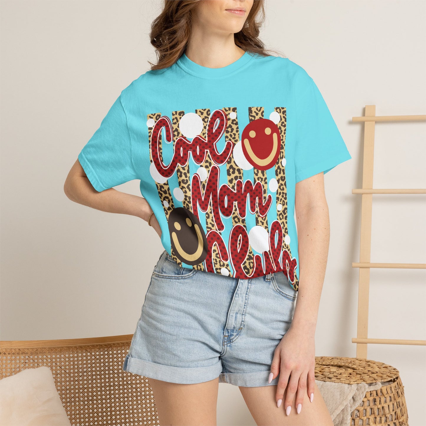 Cool Mom Club T-Shirt – Leopard Print Smiley Graphic Tee for Moms
