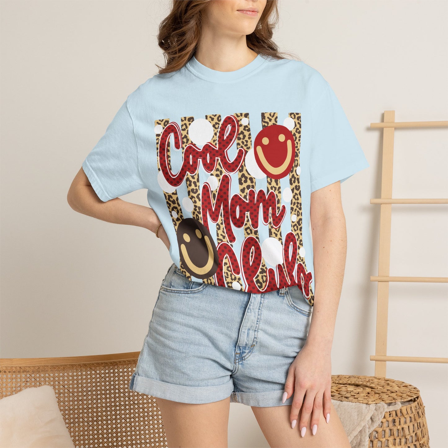Cool Mom Club T-Shirt – Leopard Print Smiley Graphic Tee for Moms