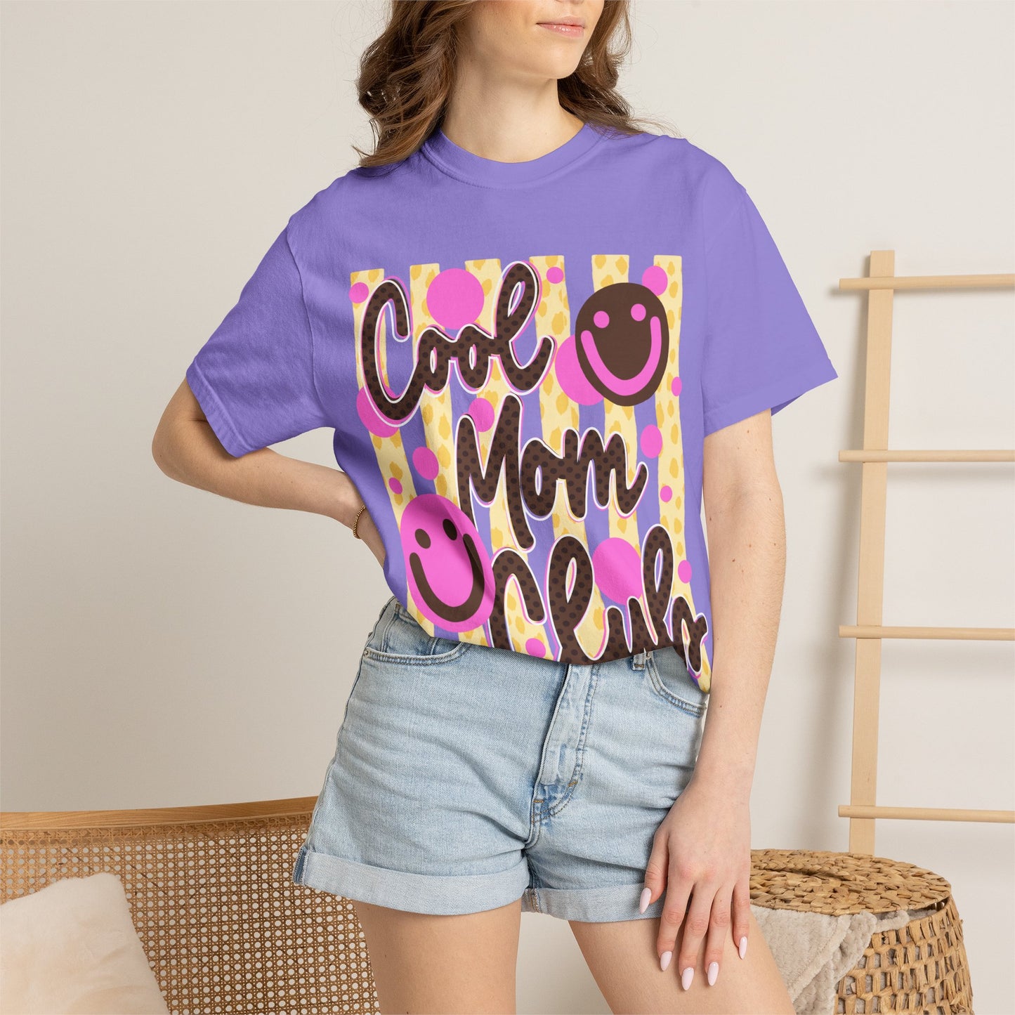 Cool Mom Club T‑Shirt — Retro Smiley Graphic Tee for Moms