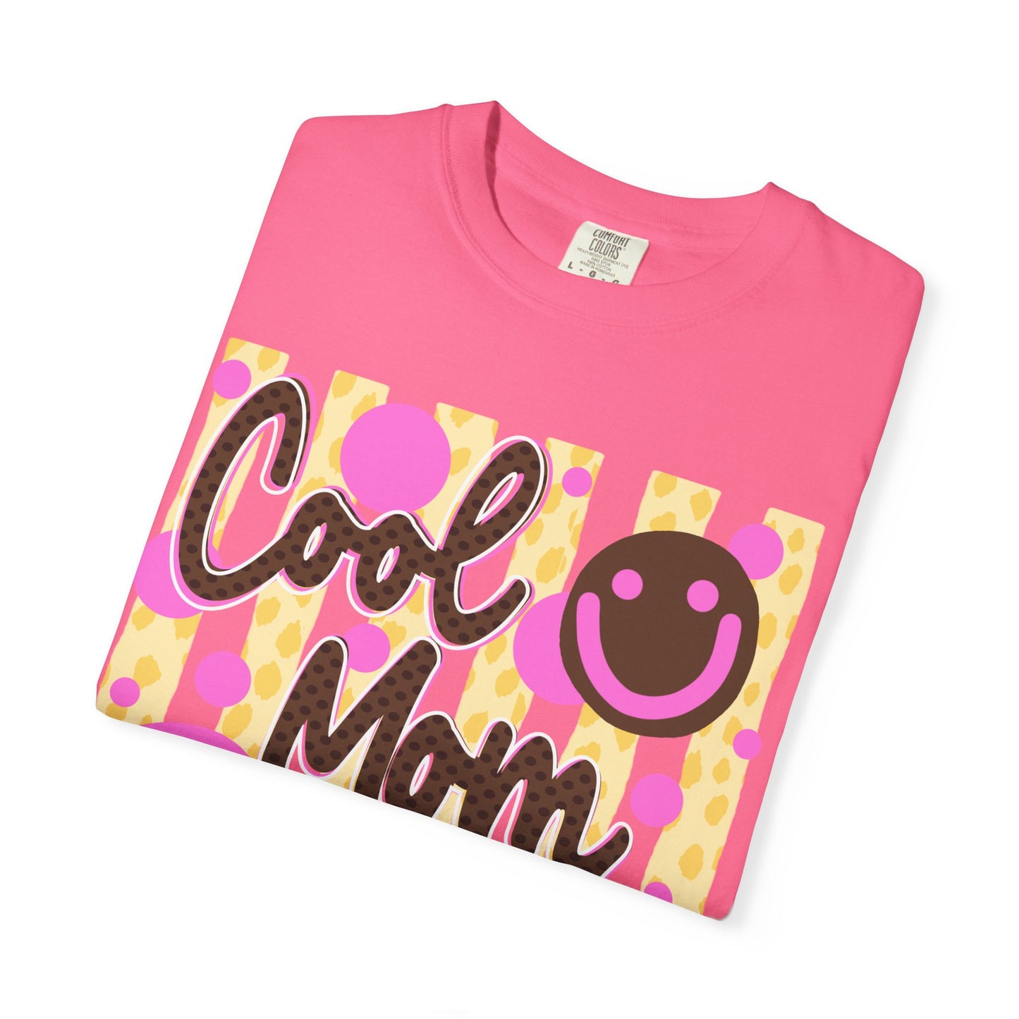 Cool Mom Club T‑Shirt — Retro Smiley Graphic Tee for Moms