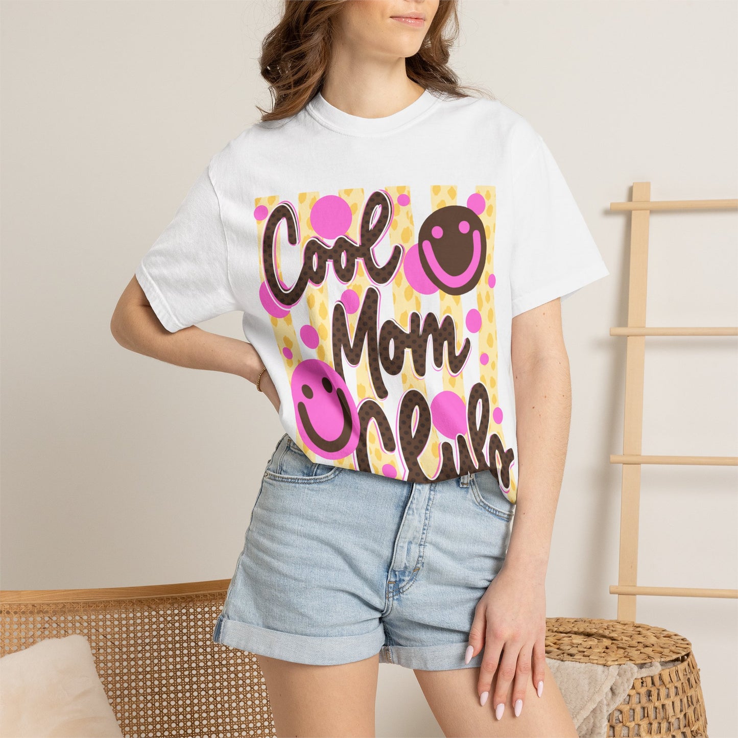 Cool Mom Club T‑Shirt — Retro Smiley Graphic Tee for Moms
