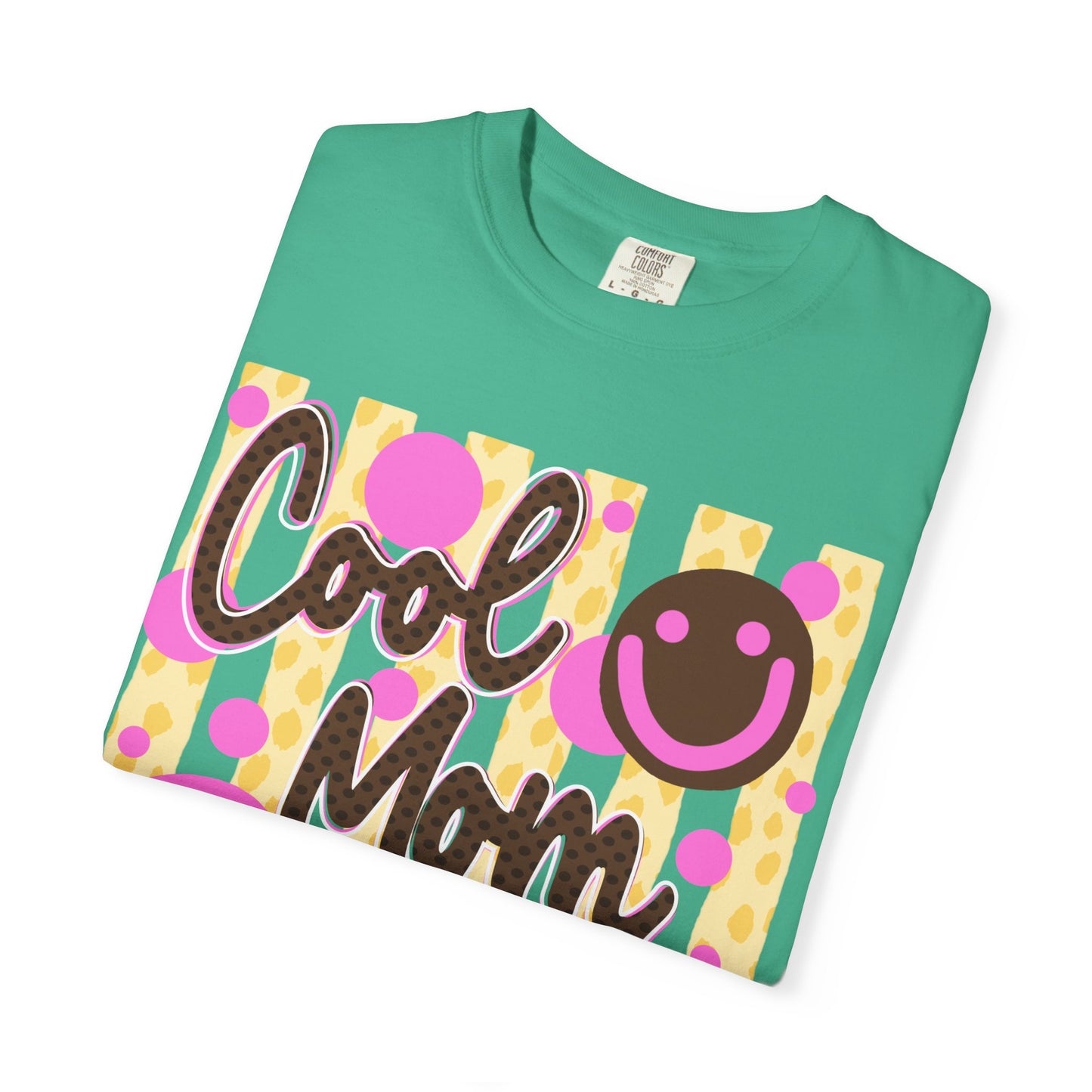 Cool Mom Club T‑Shirt — Retro Smiley Graphic Tee for Moms
