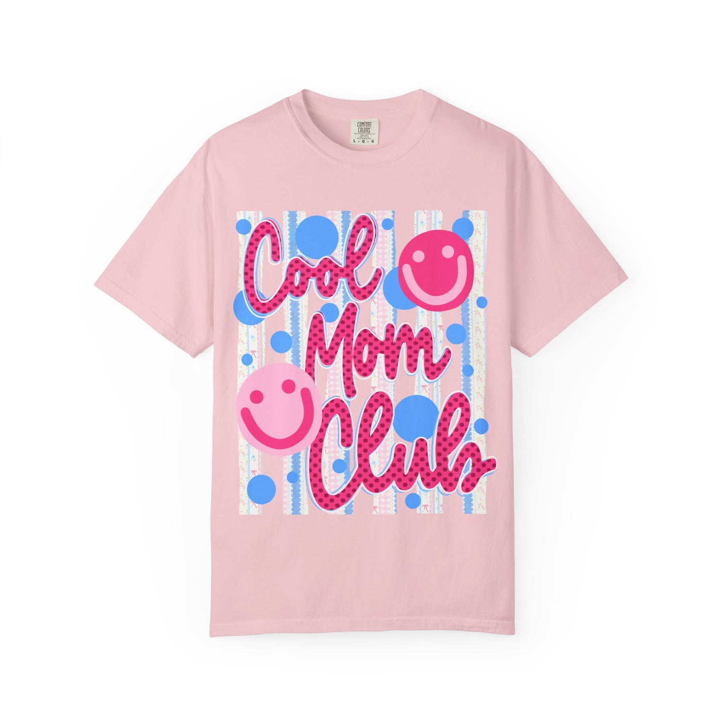 Cool Mom Club T-Shirt — Playful Pink Smiley Graphic Tee for Moms